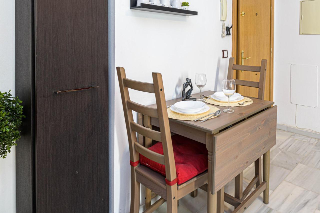 Wintowinrentals Coqueto Apartamento En El Centro De Малага Екстер'єр фото