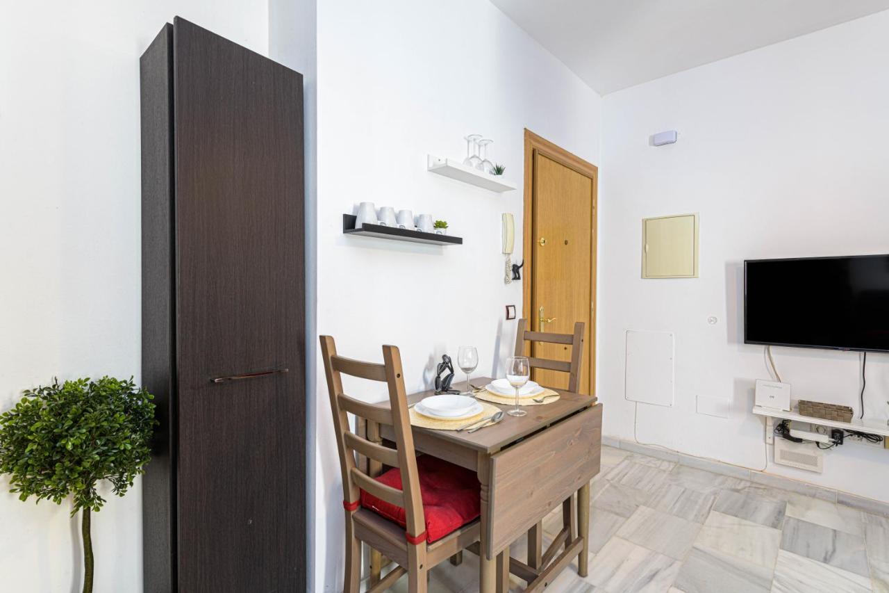 Wintowinrentals Coqueto Apartamento En El Centro De Малага Екстер'єр фото