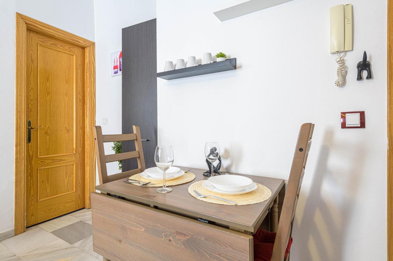 Wintowinrentals Coqueto Apartamento En El Centro De Малага Екстер'єр фото