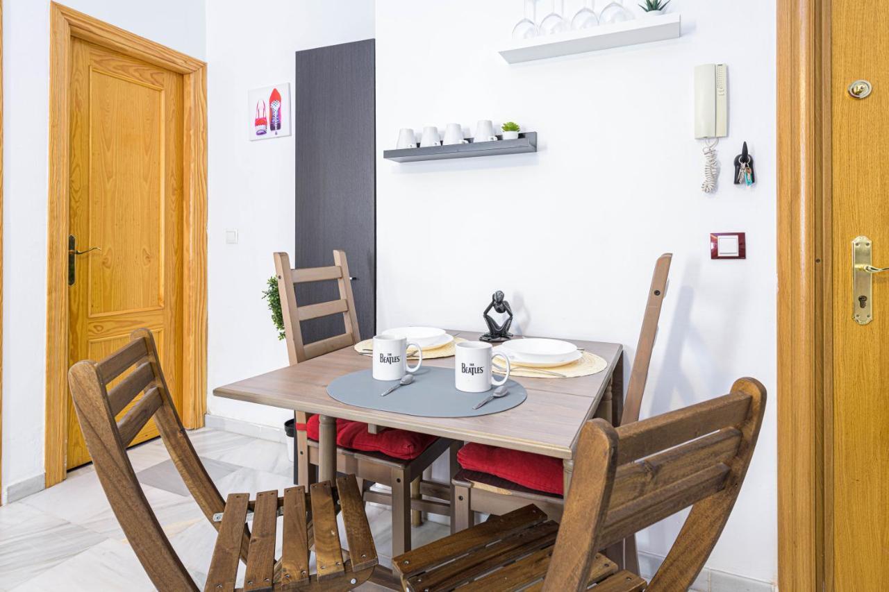 Wintowinrentals Coqueto Apartamento En El Centro De Малага Екстер'єр фото