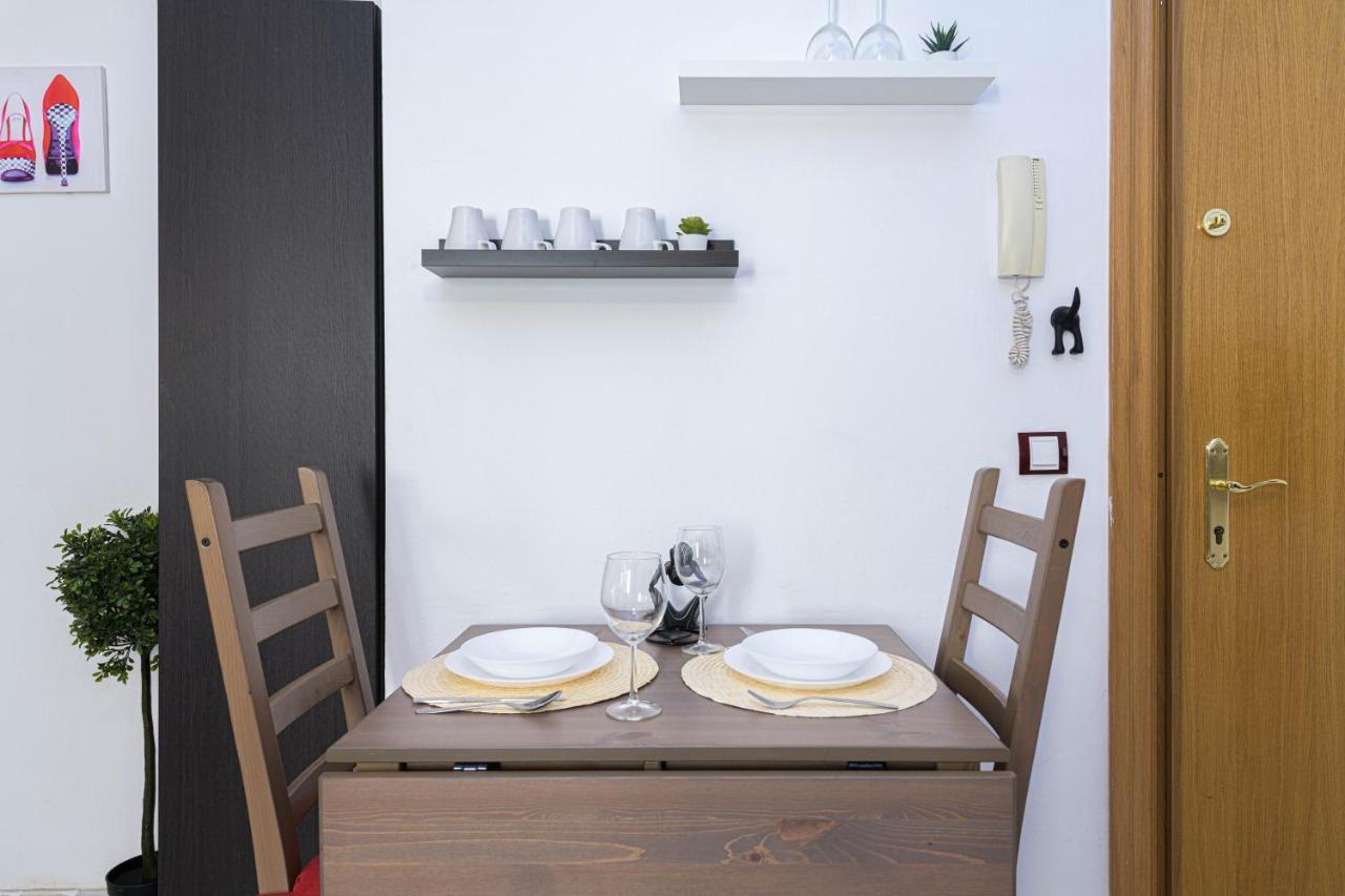 Wintowinrentals Coqueto Apartamento En El Centro De Малага Екстер'єр фото
